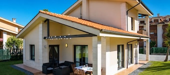 Villa Playa de Barro con jardín - Llanes