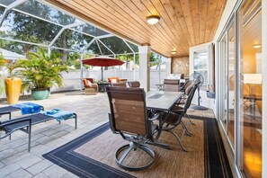 Outdoor dining - Bright & Spacious Naples Home with Resort Amenities! (Naples)