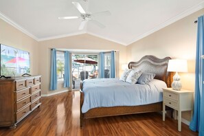 3 bedrooms, iron/ironing board, free WiFi, bed sheets - Bright & Spacious Naples Home with Resort Amenities! (Naples)