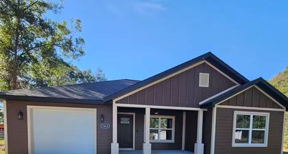 Lovely 3-bedroom house located only 15 minutes from The Equestrian Center,