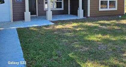 Lovely 3-bedroom house located only 15 minutes from The Equestrian Center,