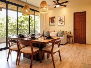 Apartment, 2 Bedrooms, Balcony, Resort View | Dining room