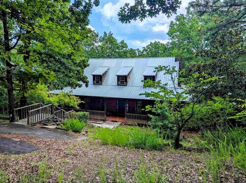 Lakefront on Greer’s Ferry in secluded upscale neighborhood.