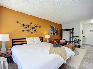 1 bedroom, free WiFi, bed sheets - Cozy King Studio | Zoo, DT & Jacksonville U (Jacksonville)