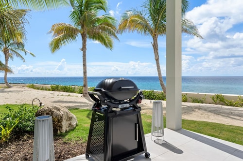 Oceanfront Sunset Patio w BBQ Pool Gym Spa