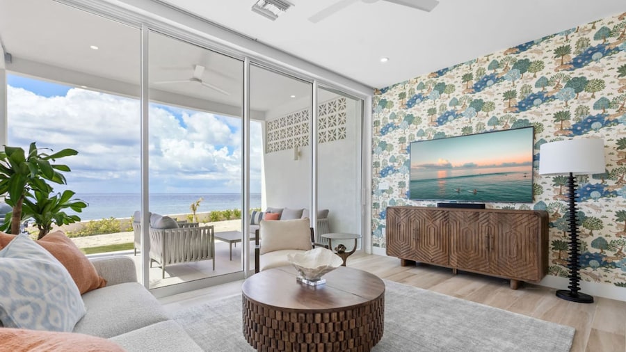 Oceanfront Sunset Patio w BBQ Pool Gym Spa