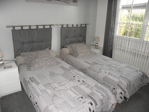 1 bedroom, iron/ironing board, WiFi, bed sheets - Bed & Breakfast La Planche Pinçon (Teloché)