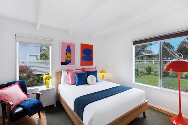 3 Schlafzimmer, Schreibtisch, Bügeleisen/Bügelbrett, Reisekinderbett