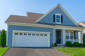 Exterior - Azure Elephant Haven 2 King Suites Bayberry South (Middletown)