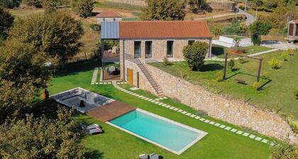 Quinta da Lameirinha - Douro villa with pool, jacuzzi, garden and views