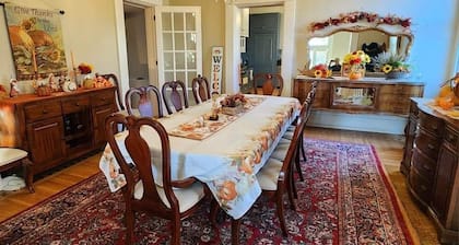 Enjoyable bed & breakfast within a historic home in downtown Lebanon