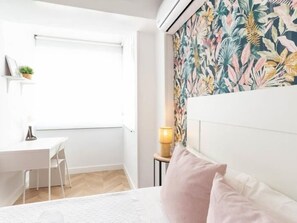 2 dormitorios, tabla de planchar con plancha, Internet y ropa de cama