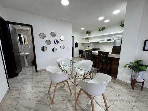 Nuevo y Amplio Departamento en el Centro de la Ciudad con 2 Camas King