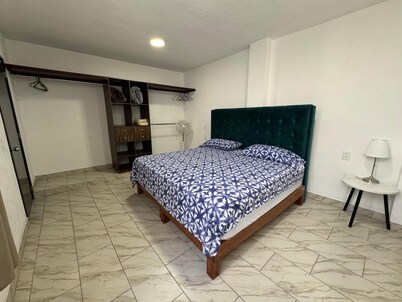 Nuevo y Amplio Departamento en el Centro de la Ciudad con 2 Camas King