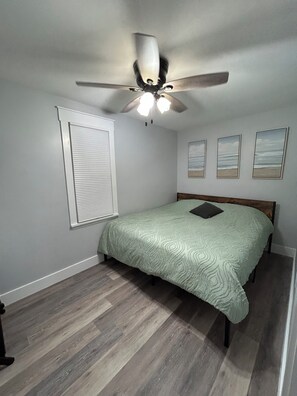 3 bedrooms, iron/ironing board, Internet, bed sheets