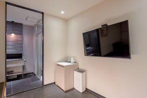 Traditional Room, Non Smoking | Desk, laptop workspace, free WiFi