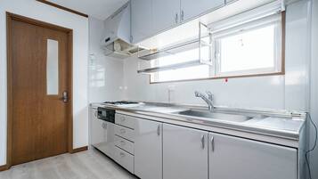 Fridge, microwave, stovetop