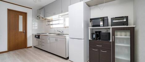 Fridge, microwave, stovetop, toaster