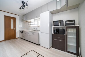 Fridge, microwave, stovetop