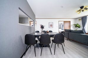 Essbereich im Zimmer