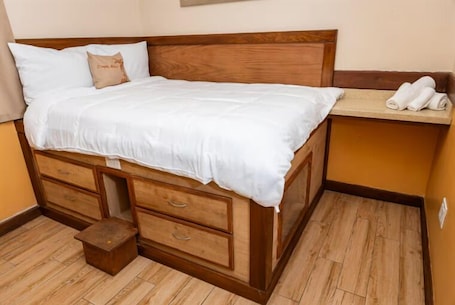 Standard Single Room, 1 Double Bed | Free WiFi. Simply Native B And B
