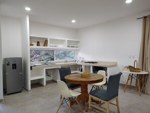 Apartment, Pets Allowed | Private kitchen | Coffee/tea maker, toaster - Casa Mango Departamento amplio (Ciudad Fernández)
