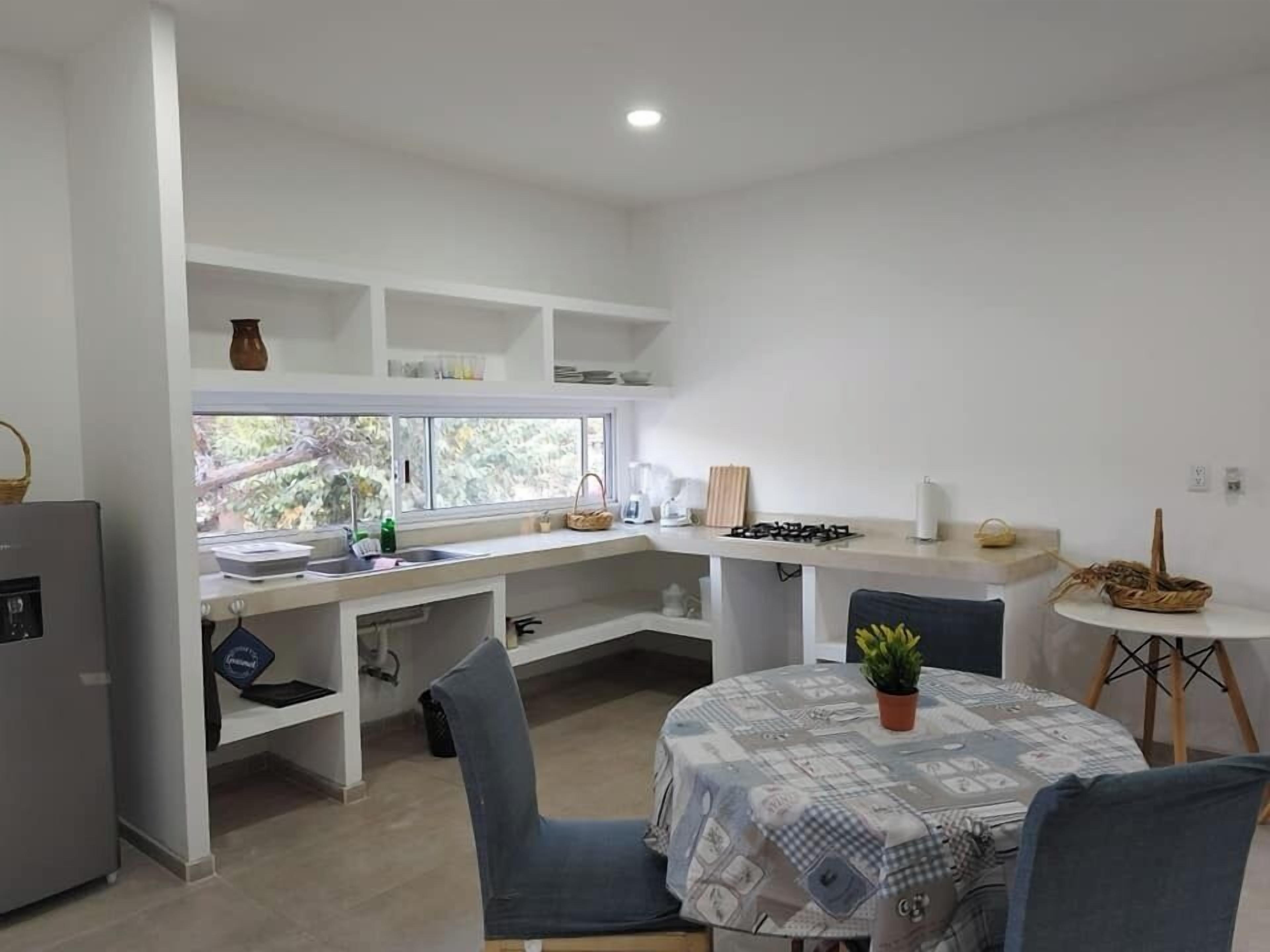 Appartement, huisdieren toegestaan | Privékeuken | Een koffiezetapparaat/waterkoker, een broodrooster