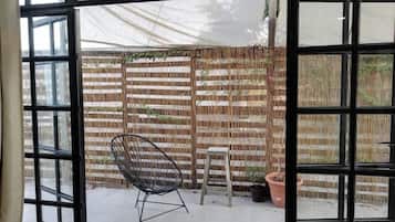 Apartment, Pets Allowed | Terrace/patio
