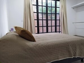 Apartment, Pets allowed | Iron/ironing board, free WiFi