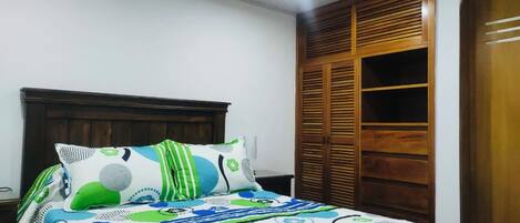 1 bedroom, iron/ironing board, Internet, bed sheets