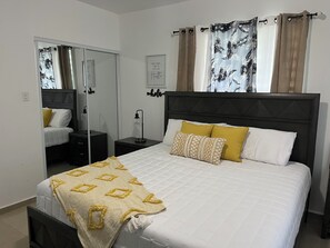 Villa Luxury, 1 camera da letto | Tende oscuranti, ferro/asse da stiro, Wi-Fi gratuito