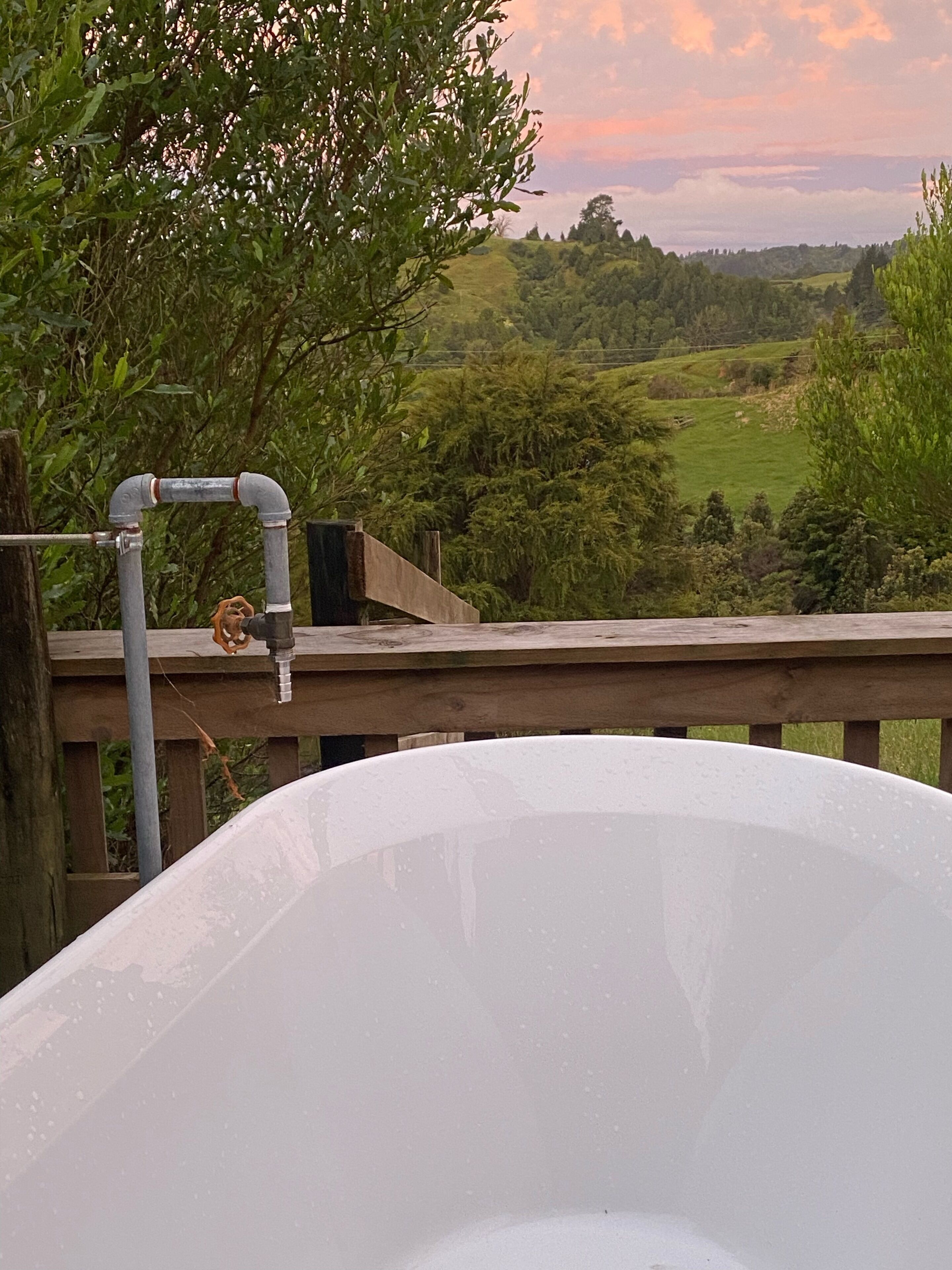 Tina de hidromasaje al aire libre