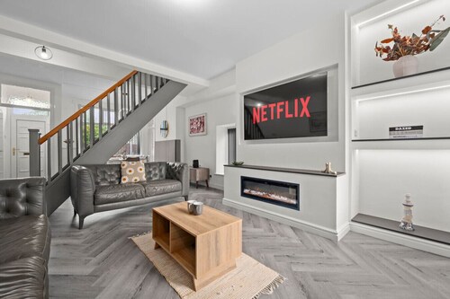 Modern Home: Heart Of Harle Syke