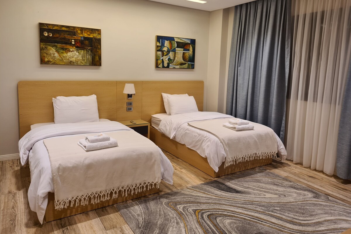 Peralatan tempat tidur premium, ruang kerja komputer riba 