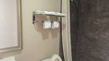 Basic Single Room, Non Smoking | Bathroom | Towels, soap, toilet paper