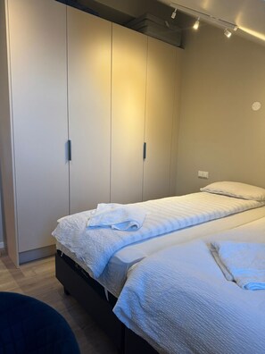 3 chambres, accès à Internet, literie fournie