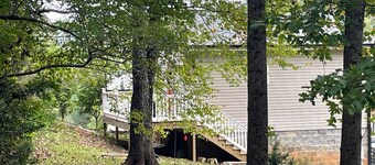 Peaceful Cottage Retreat in the Foothills – Near Boone, Blowing Rock & Asheville