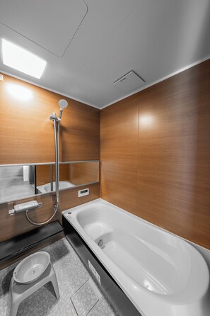 Combined shower/bathtub, free toiletries, hair dryer, slippers - S suzukou (Asahikawa)