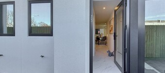 Cozy Studio with Private Yard in Christchurch CBD