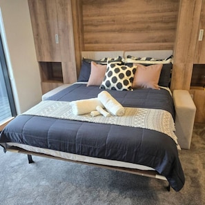 Fer et planche Ă repasser, Wi-Fi, literie fournie