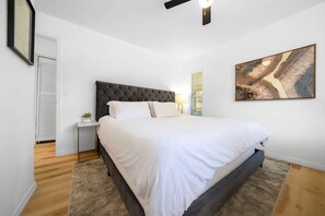 3 soverom, skrivebord, wi-fi og sengetøy