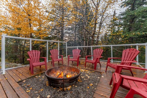 5 Br / 4 Ba | 2-minute DRIVE to Jasper National Park