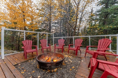 5 Br / 4 Ba | 2-minute DRIVE to Jasper National Park