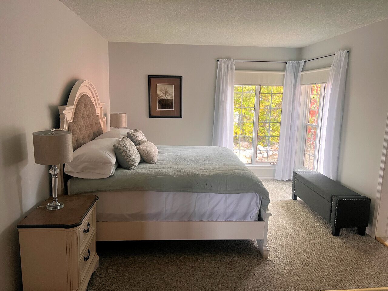 5 bedrooms, desk, iron/ironing board, travel cot