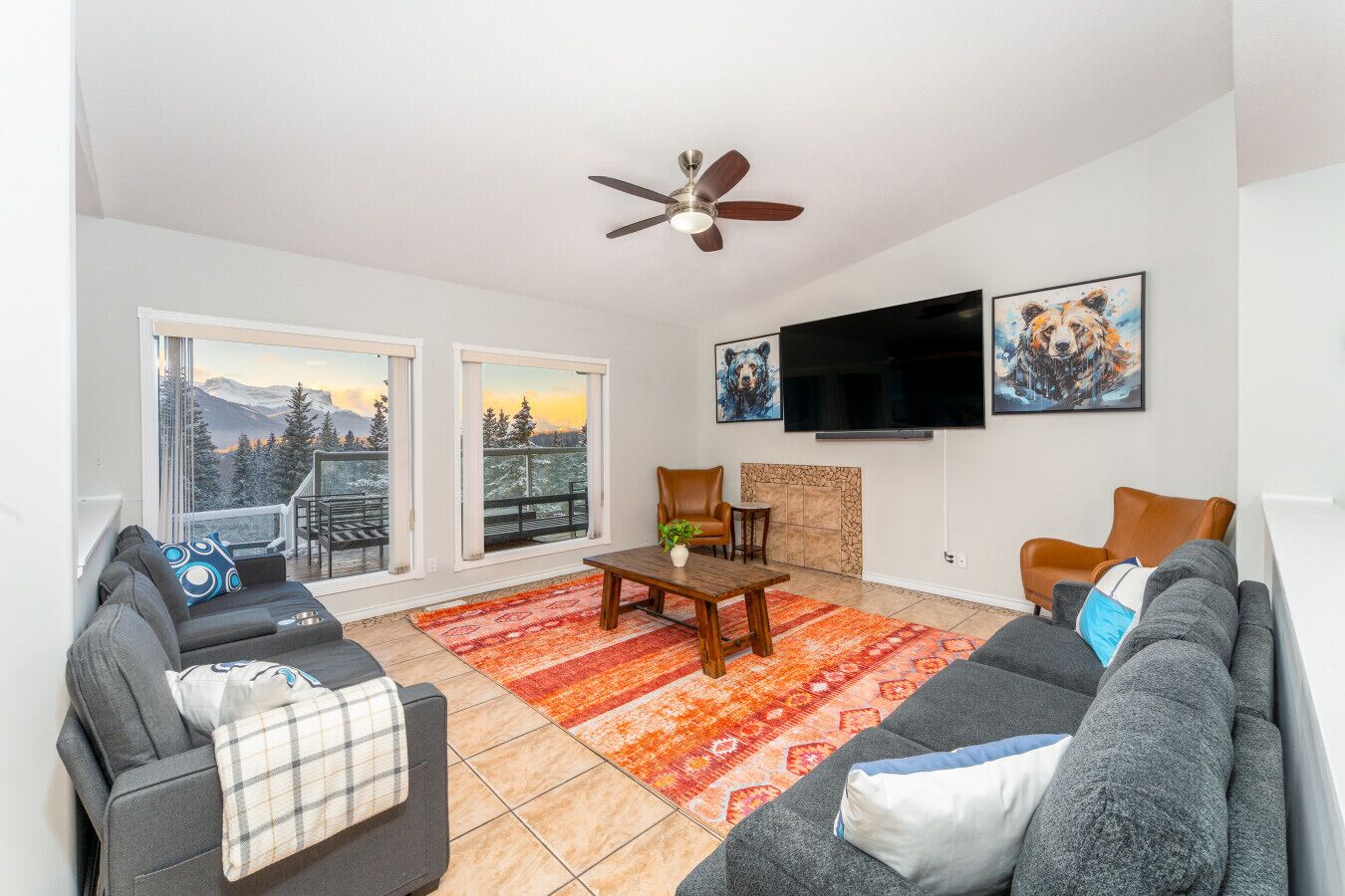 TV, fireplace, stereo