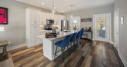 Winners Circle - 2BR - Patio-Garage - Walk to Rupp