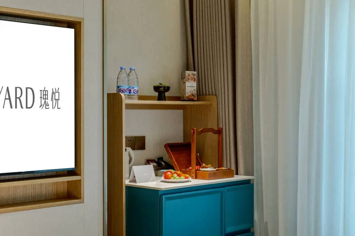 Business Double Room | Desk, laptop workspace, blackout drapes, soundproofing