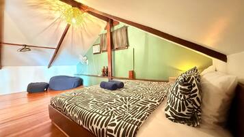 3 slaapkamers, een strijkplank/strijkijzer, wifi, beddengoed