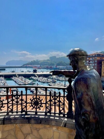 Portu Suite , en el mismo puerto