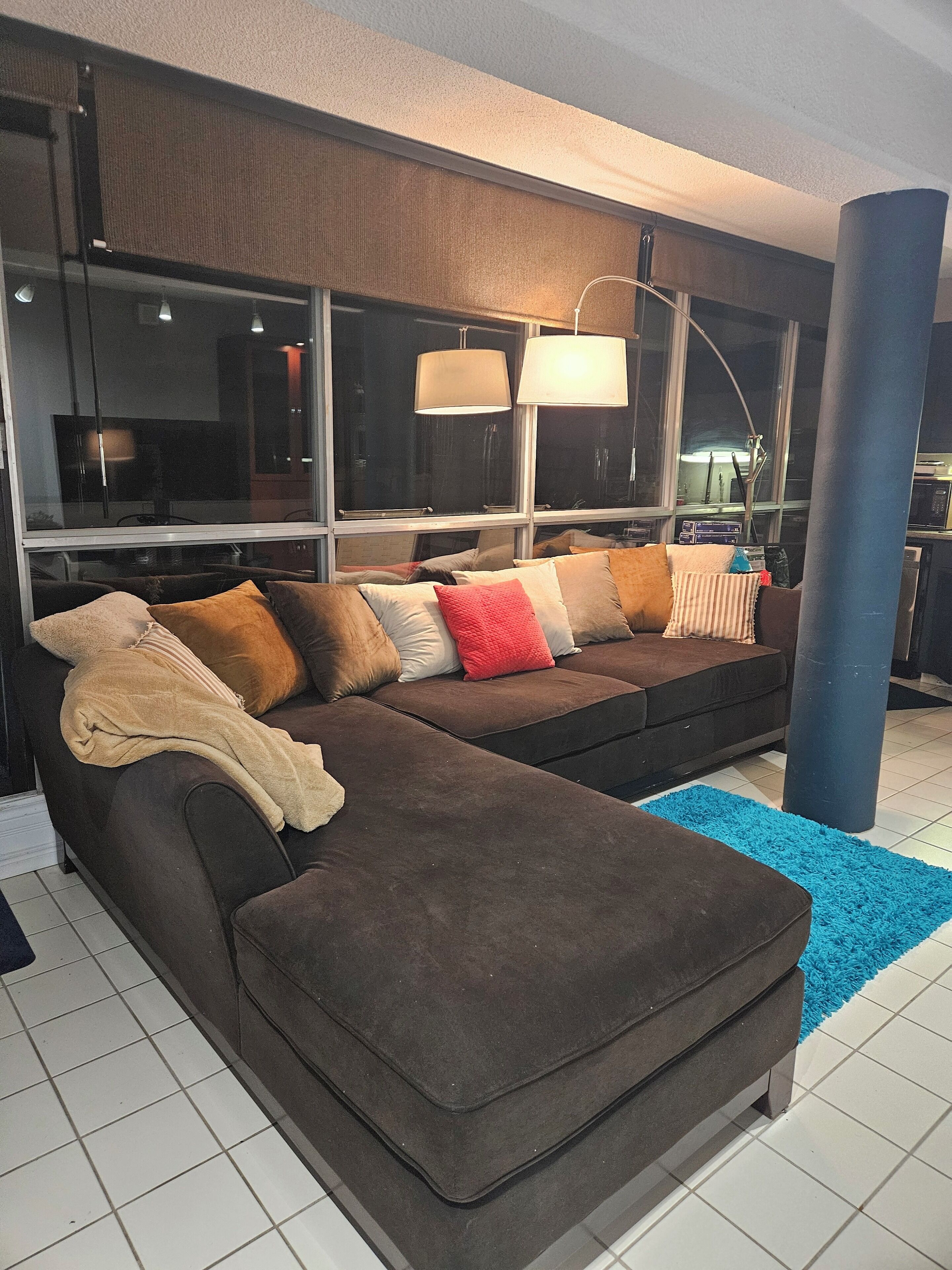 Télévision, cheminée